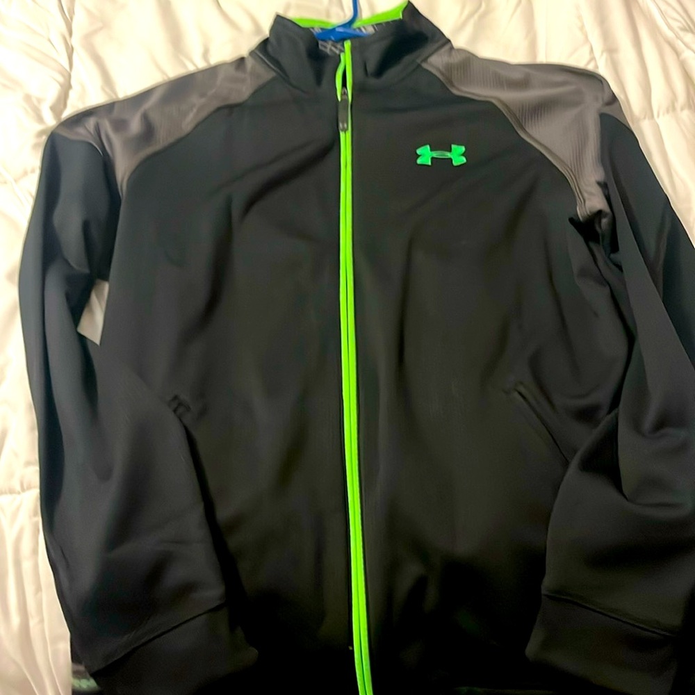 Men’s Under Armour full zip track jacket size Large